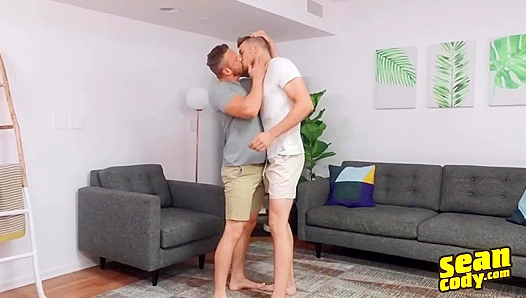Muscled Sean Kurt Goes Wild for Raw, Deep Anal Thrills – Hot Gay Bareback Action