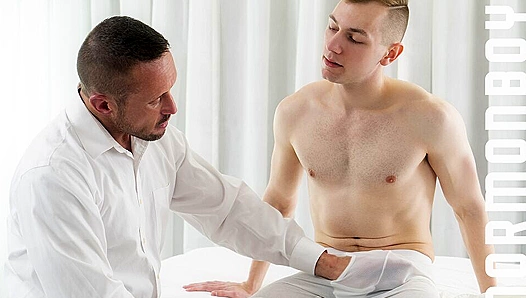 Toned Stud Takes Older Hunk from Behind in Steamy Missionary Boys Threesome