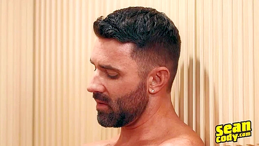 Sweaty Sauna Seduction: Levis Steamy Hookups Unfold in Close Quarters – HotGayXXX
