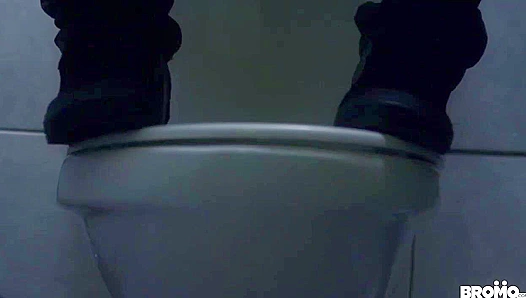 Steamy Bathroom Hookup: Bo Sinn Michael Bostons Raw, Thrilling Bareback Affair – 18+