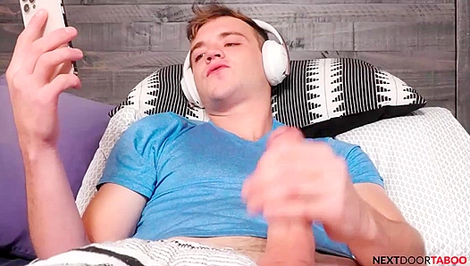 Caught Red-Handed: Scott Stumbles Upon Cristianos Sizzling Solo Session – NextDoor