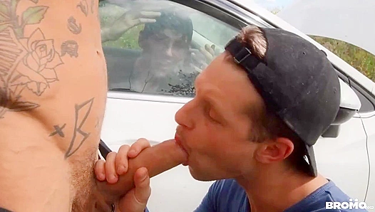 Sinnful Outdoor Thirst: Bo Sinn Benjamin Blue Go Wild for Bromos Hung Beef – Bromous 18+