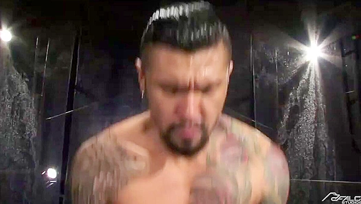 Shawn Wolfe and Boomer Banks Steamy Throat Play: Spitting, Swapping Sucks Deep