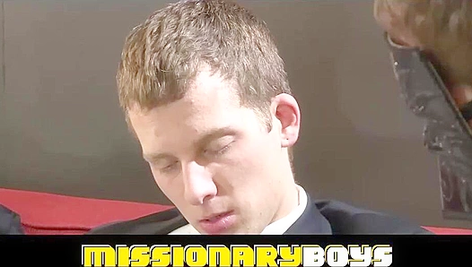 Steamy Senior Seduction: Young Twinks Aroused Missionary Pleasure for Mature Lover – 18+