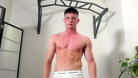 Bruce Pauls Scorching Solo: Ripped Muscles Glisten Under the Steam – Eastboys