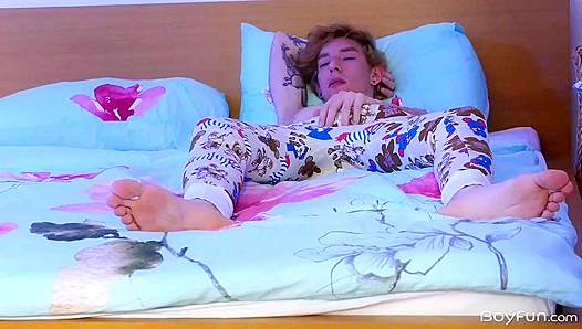 Raw and Unbridled Boylust: Roman Ronans Steamy Threesome Frenzy – TinyGays 18+