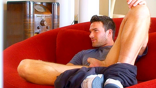 Burning Desire Ignites on Set: Trystan Bulls Sizzling Behind-the-Scenes Encounter – On
