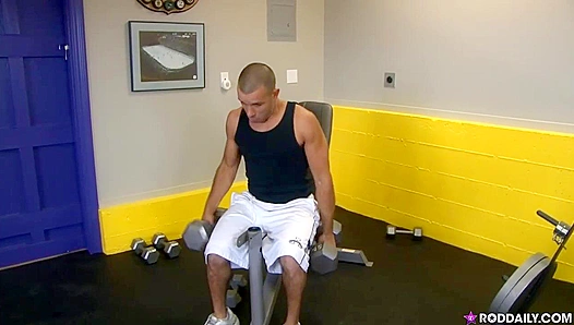 Gym Gods Unleashed: Daily and Bros Sizzle with Locker Room Lust – RodDaily Gay 18+