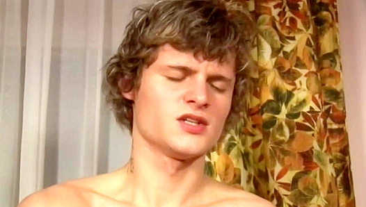 Twin Peaks Orgy: Andrei Shutt Ray Weil Engulf Each Others Hungs in Steamy Threesome -