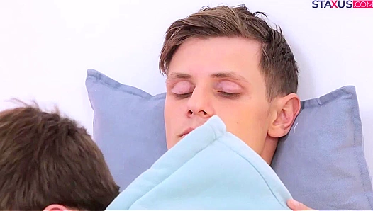 Timmy Cole Devours David Hollisters Ass in Raunchy Anal Threesome - GayXXX 18+
