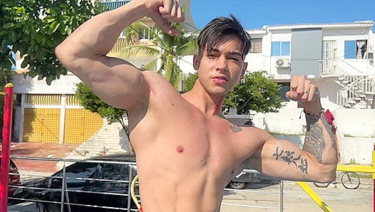 Jhon Connors Thick Cock Rises to Full Mast: A Show-Stopping Erection – EastBoys 18+