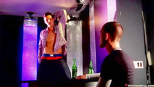 Trystan Dylans Sizzling Backstage Flirtation Ignites Raw Gay Passion – Steamy Studio