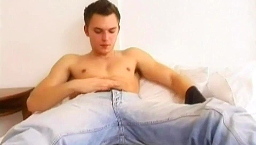 Ondichs Orgasm: Moaning Wild as He Masturbates His Ripped Abs – BoysParty Excl