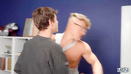 Felix Fox Surrenders to Damians Hungry Rear Attack - GayPornHeat 18+