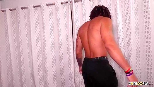 JJ Smiths Handsome Face Expresses Pleasure as He Masterfully Teases His Throbbing, Meaty