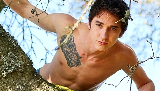 Axels Secret Obsession: Spying on Sexy Neighbor Leads to Forbidden Jerk Sessions