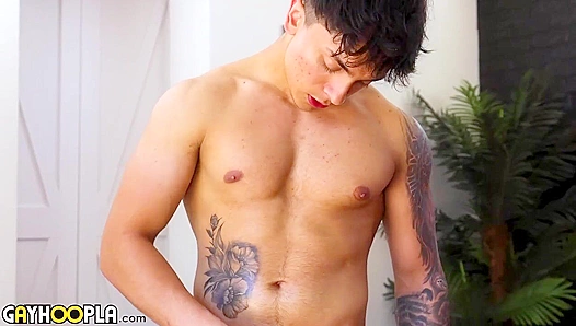 Dante Jones Solo Session: Handsome Hunk Plays with Thick, Rock-Hard Cock