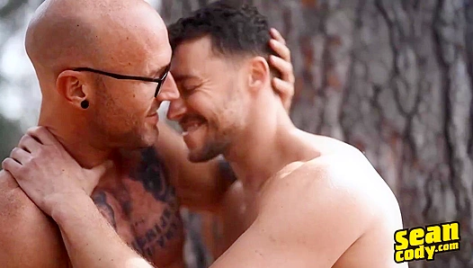 Raw, Passionate Threeway: Justin Vin Roxx SeanCody Guys Share Bareback Cock - Hard Fucking