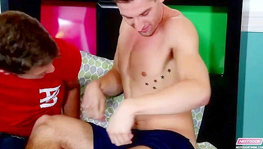 Brad Rockwells Jaw Dropped as Alex Jordans Girthy Shaft Pulses Deep Inside
