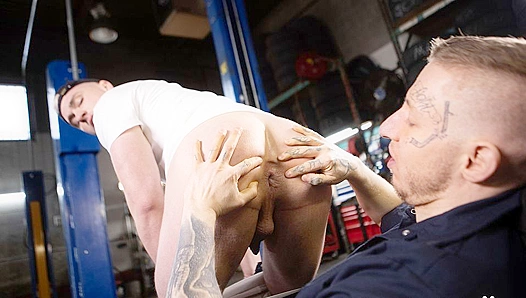 Raw Intensity Ignites Aiden Zachs Garage Encounter: Balls Deep Bareback Thrusts in Sweaty