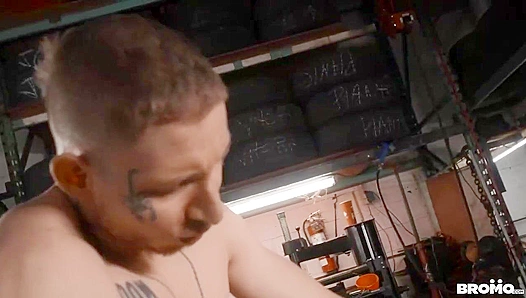 Raw Intensity Ignites Aiden Zachs Garage Encounter: Balls Deep Bareback Thrusts in Sweaty