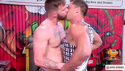 Steamy Gape Session: Armando Devours Chriss Hole as They Get Wet Wild at Hothouse XXX