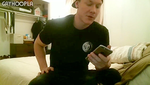 Jason Keys Intense Solo Massage Ends with a Sizzling Hot Cream Pie – GayXXX