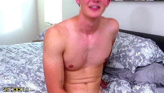 Austin Martins Powerful Fists Deliver a Blazing, Throbbing Handjob Ride