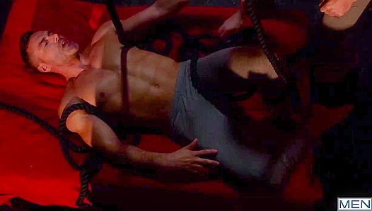 Manuel Andys Steamy Stage Show: Raw, Restrained Passion on Display – GayPornStage 18+
