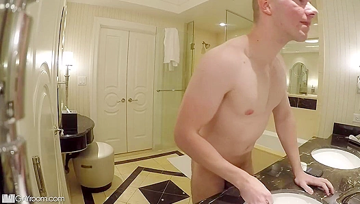 Sultry Showdown Under Running Water: Blake Ellis and Eli Taylors Sizzling Shower Sex – 18+