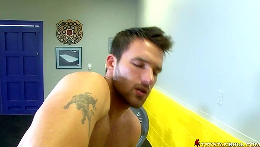 Bulging Ropes Meet Rock Hard Abs: Trystan Brandons Steamy Session – 18+