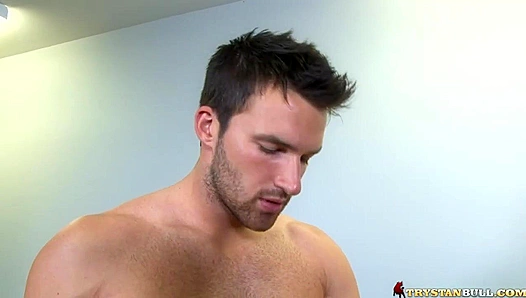 Bulging Ropes Meet Rock Hard Abs: Trystan Brandons Steamy Session – 18+