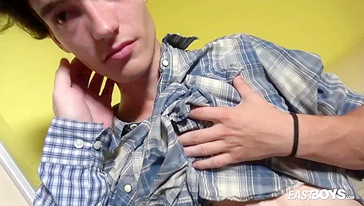 Johnnys Pleasure: Handsome Boy Moans Loudly as He Takes a Steamy Deep-Throat Facial –