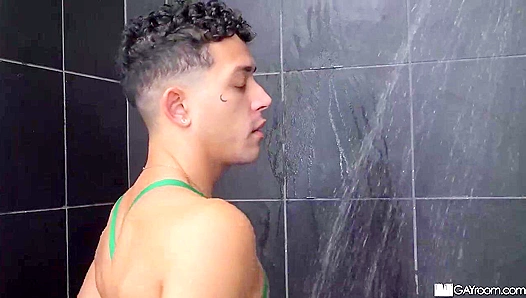 Steamy Shower Prone Fuck: Darron Bluu and Jamie Sanders Go Hard