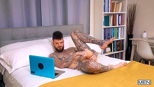 Steamy Bedroom Threesome: Joey Mills Hunter Gurius Pound Gurius Tight Hole Hard –