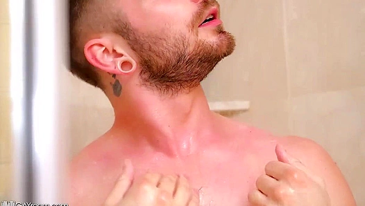 Andrew Tyler Castle Go All In for a Sizzling Hot, Raw Shower Romp