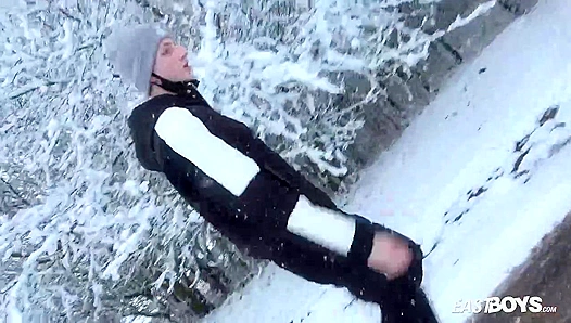 Snowed In Solo? Jerzy Fox Warms Up Hands with Hot handjob – EastBoys