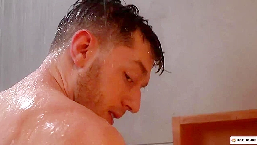 Steamy Showdown in the Shower: Devin Franco and Jake Klerins Sizzling GAY PORN at HotHouse