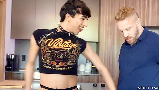 Mateo Tomas Sates Appetite for Raw Gay Threeway Heat