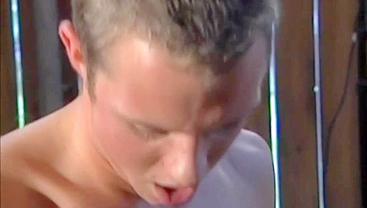 Under Starry Skies, Camerons Thirsty Tongue Devours Johans Hung, Juicy Hole