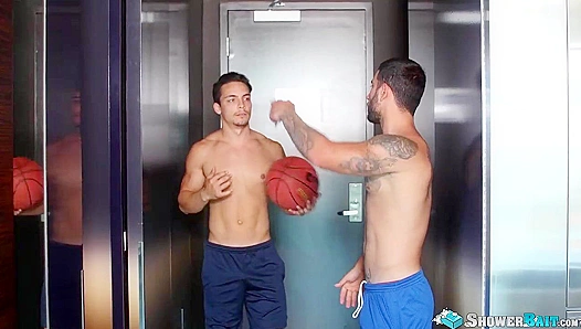 Steamy Shower Showdown: Ollie Vadims Sizzles in Interracial Wet n Wild Gay Rendezvous