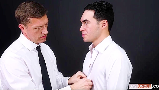 Darkroom Threesome: Ryan St Michael Dante Clark Share Bareback Passion – GayPornHD 18+