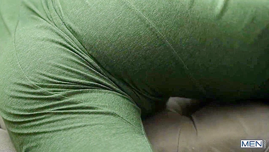 Stepbrother Seduction Ignites: Clark Trevors Steamy Encounter – 18+ Gay XXX