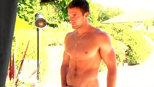 Tristans Steamy Outdoor Temptation: A Sizzling Gay Treat to Behold