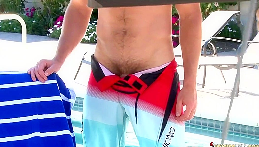Tristans Steamy Outdoor Temptation: A Sizzling Gay Treat to Behold