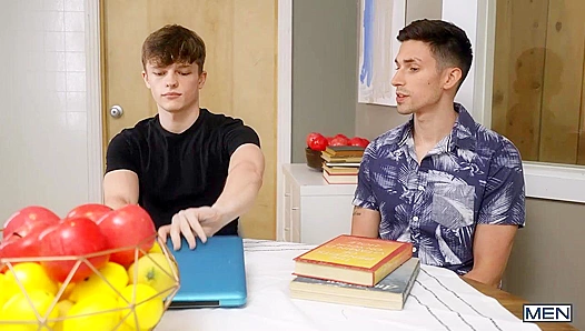 Steamy Student Seduction: Jakes Tutor Tryst Ignites Wild Bareback Desires – GayFun 18+