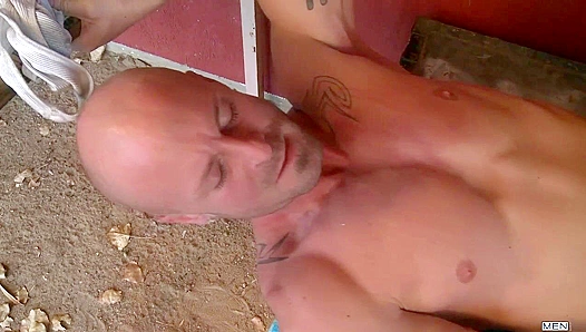 Pit Stop Passion Ignites: Hungry For Raw, Rough Rear Action – Gay XXX 18+