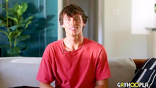 Steamy Soft Focus: Gorgeous Boy Rick Johnson Gets Up Close and Personal – GayHoopla 18+