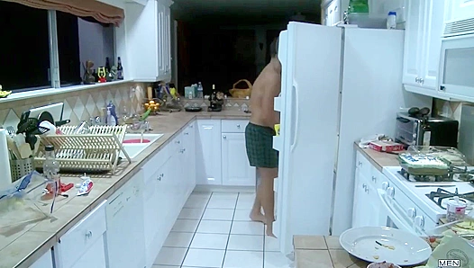 Straight Jock Boston Miles Surprise Journey to Gay Love with Kyle Quinn – 18+