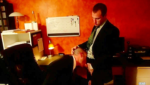 Kyles Desperate Office Affair: Cole Takes Him Deep on Public Streets – GayPornHeat 18+